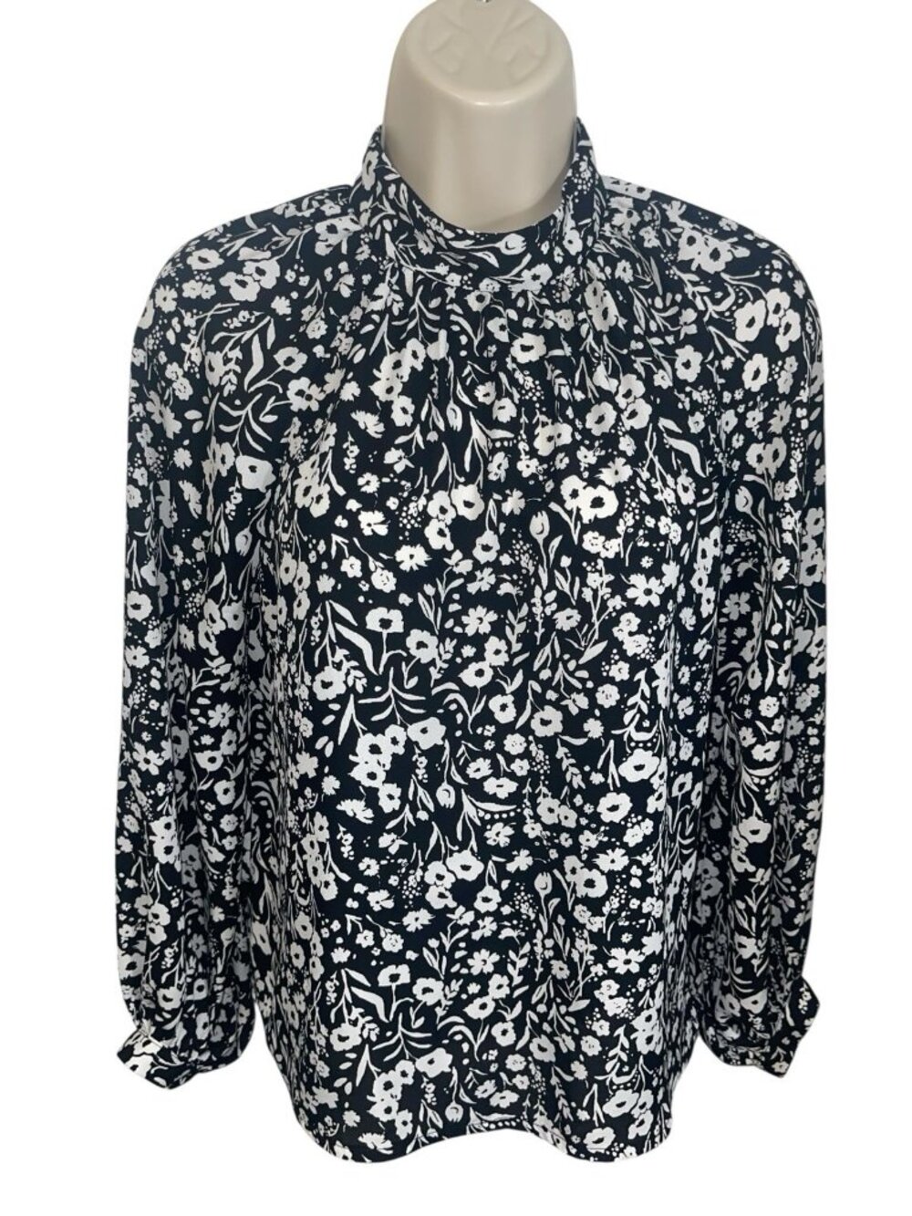 BANANA REPUBLIC Women's Size Small Black White Floral Print Keyhole Back Blouse